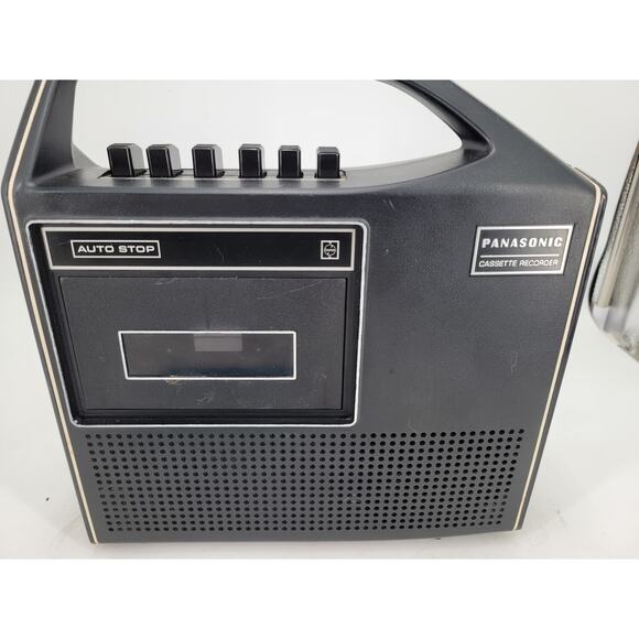 Panasonic Portable AC/DC Cassette Recorder with Adapter and Instructions - Picture 2 of 10